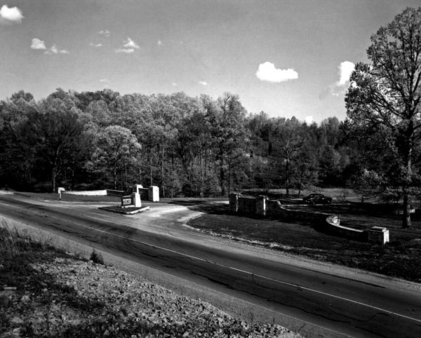 Entrance to Montgomery Bell State Park