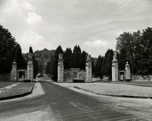 Main entrance to Percy Warner Park