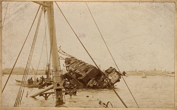 Wreckage of the Maine