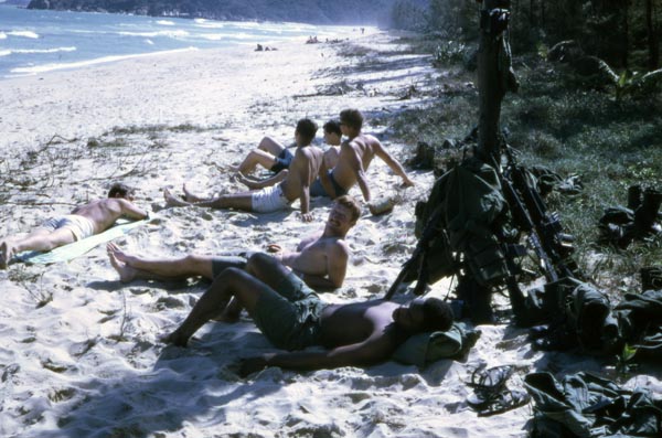 Members of the 1st Signal Brigade