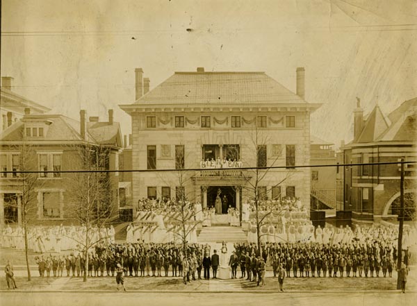 Homecoming celebration at the Governor's Mansion